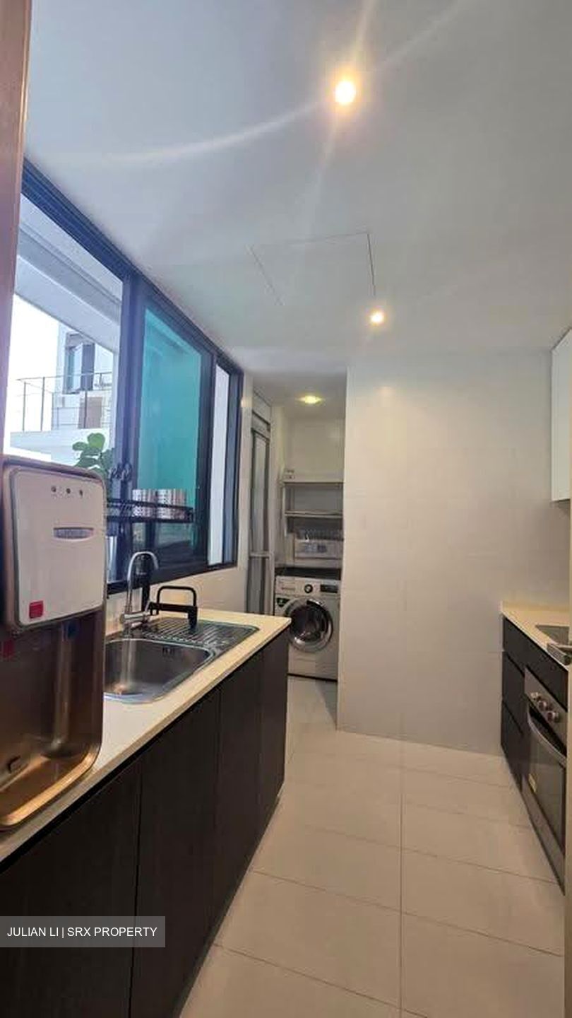 Esparina Residences (D19), Condominium #628483081
